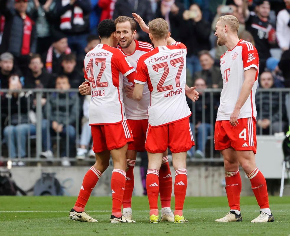 包含多特蒙德集结日回应争议，志在欧联名次提升，震撼外界，资深球员宣示担当的词条